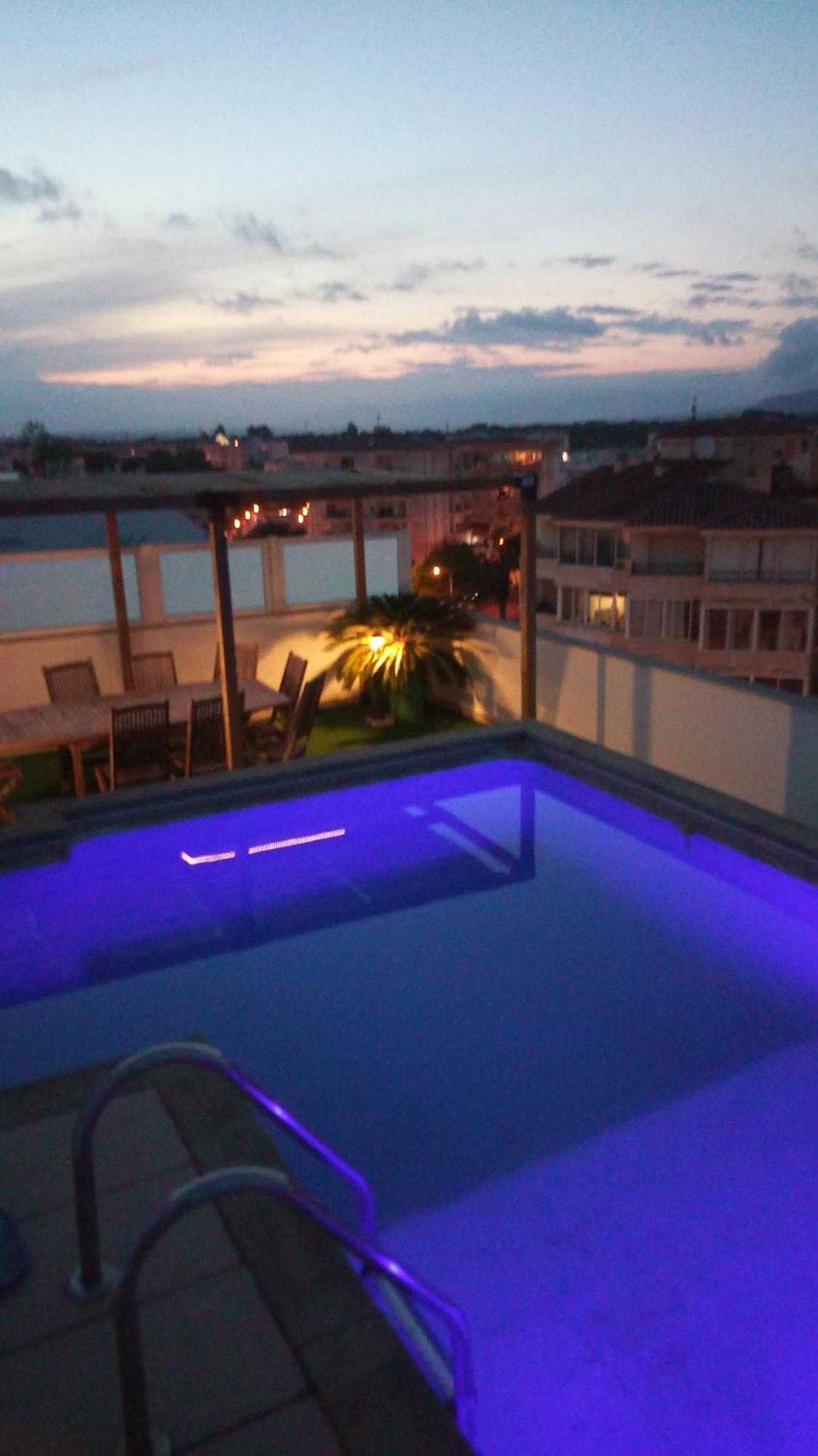 Vigata Apartment Roses